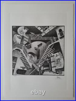 Lithographie de collection signée M. C. Escher relativité Lithographie de collection signée M. C. Escher relativité